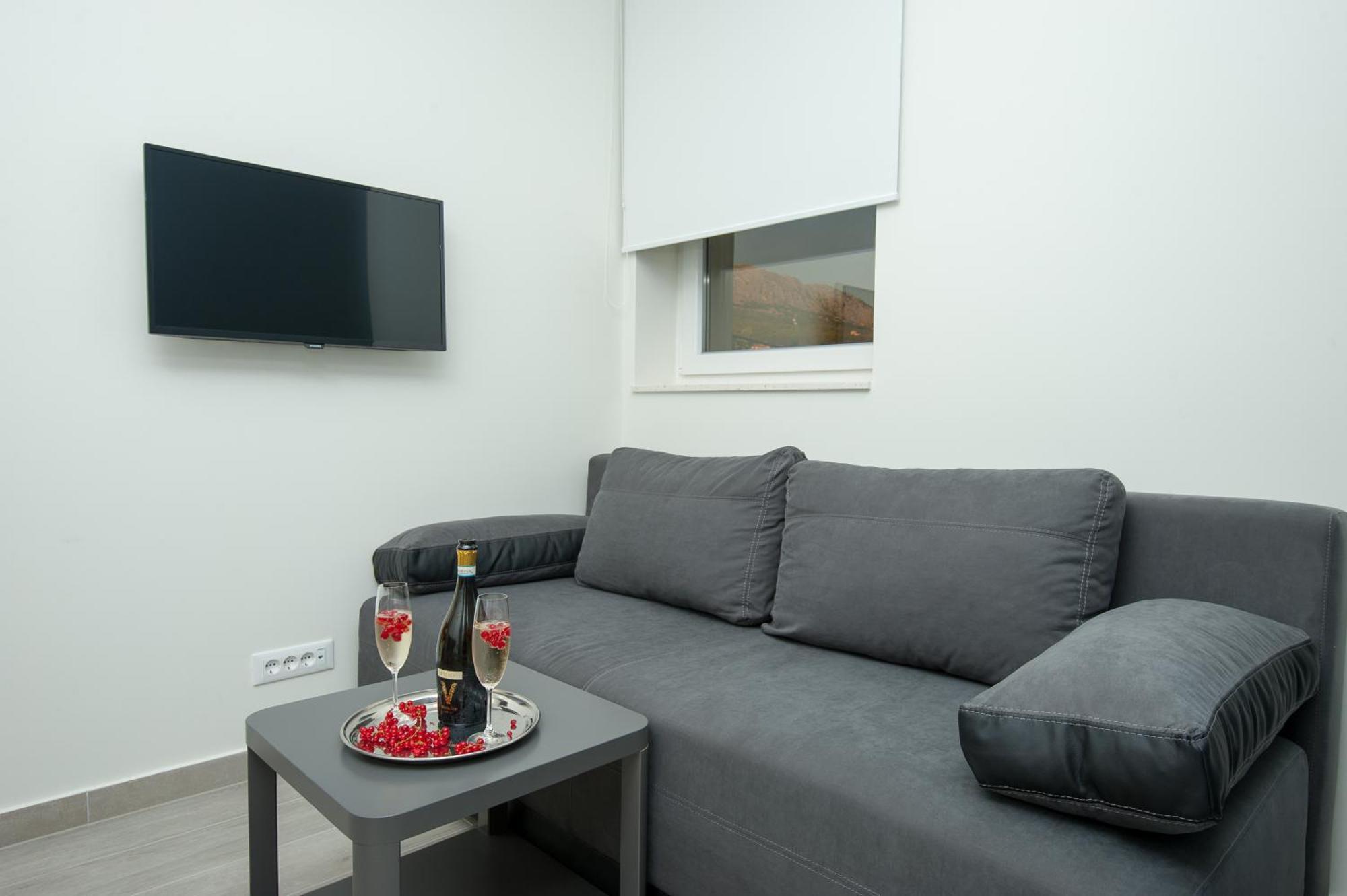 Seaside Luxury Suites Подстрана Стая снимка