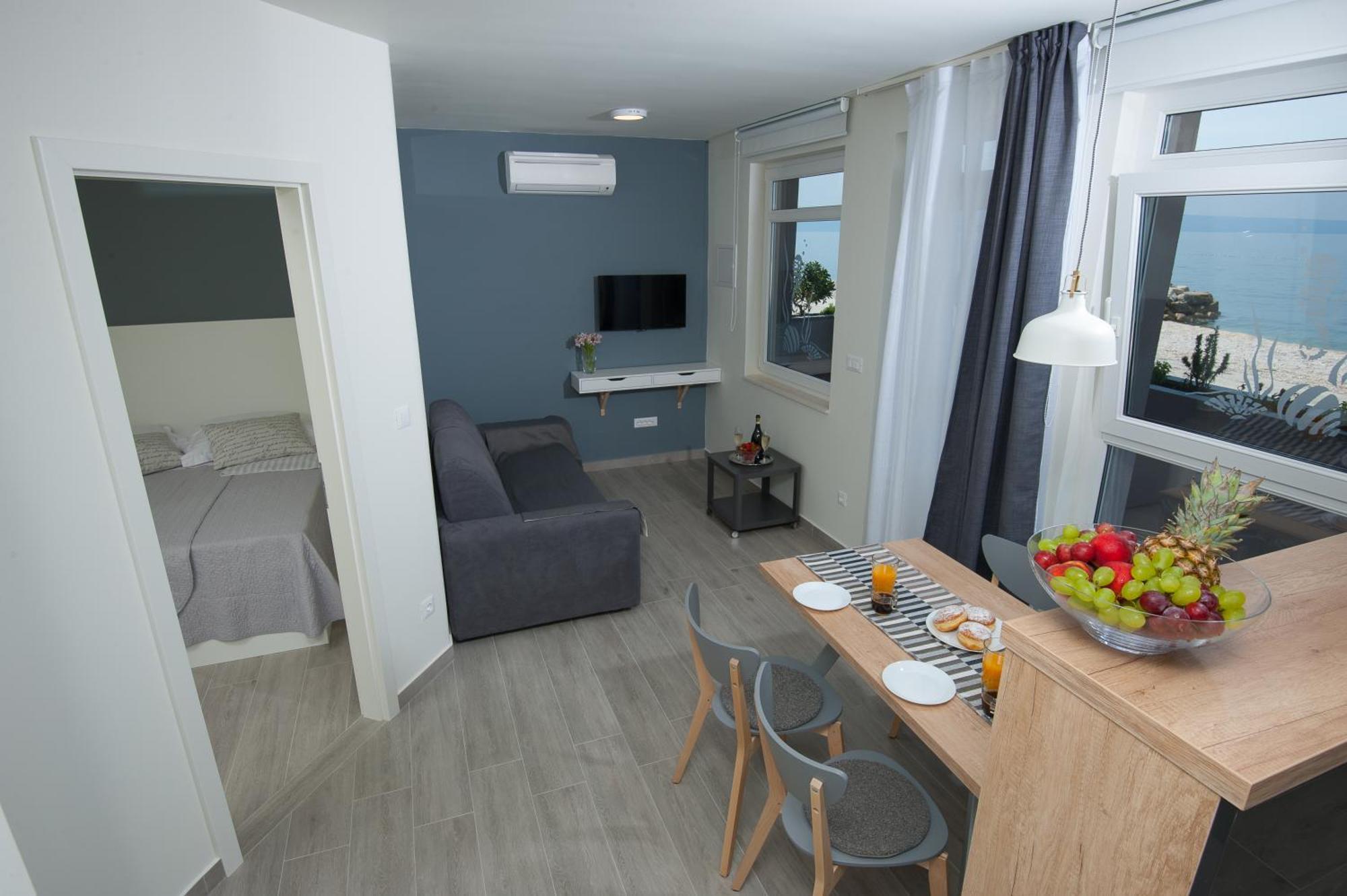 Seaside Luxury Suites Подстрана Стая снимка