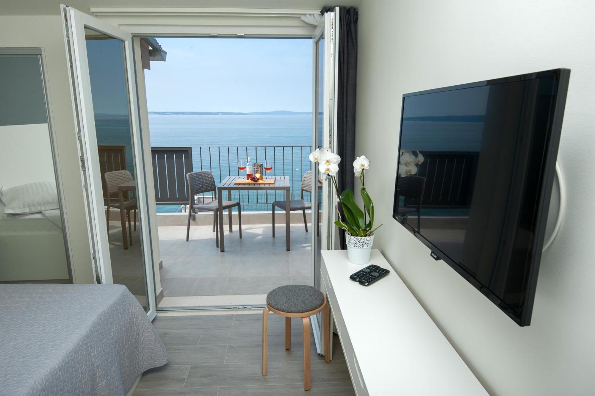 Seaside Luxury Suites Подстрана Стая снимка