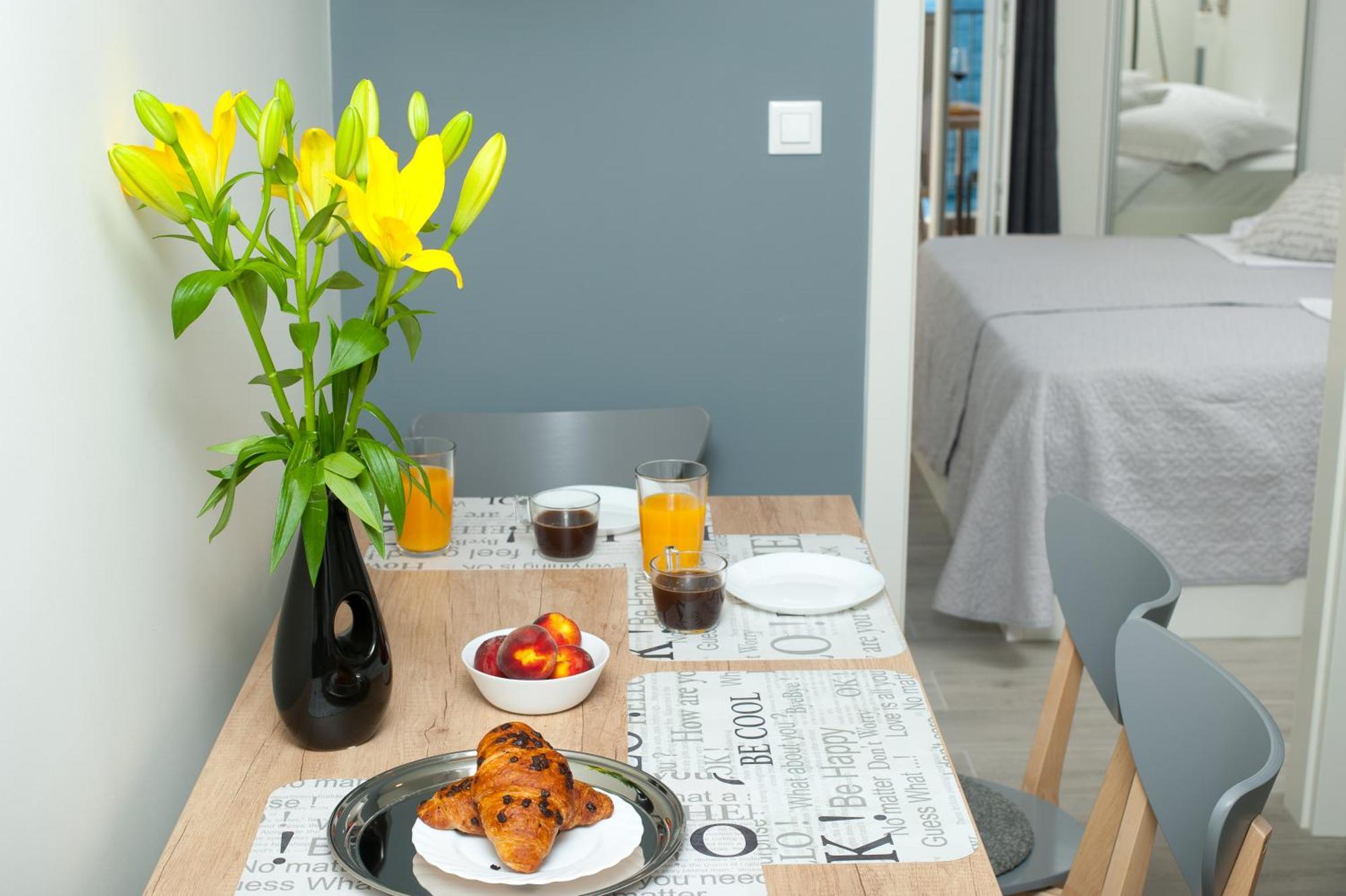 Seaside Luxury Suites Подстрана Стая снимка