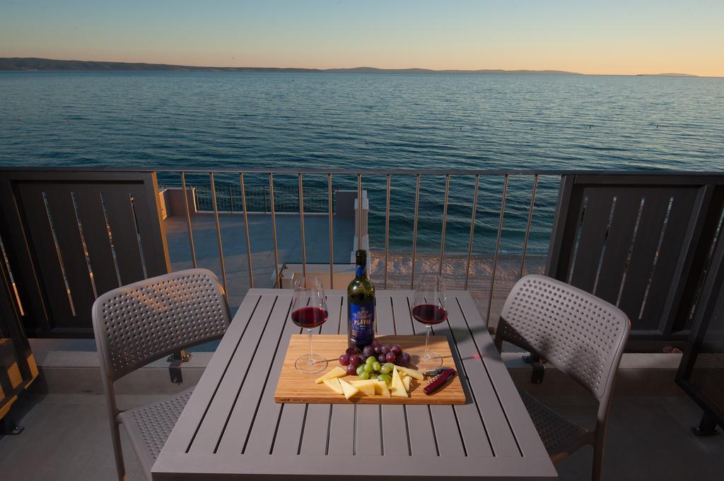 Seaside Luxury Suites Подстрана Екстериор снимка
