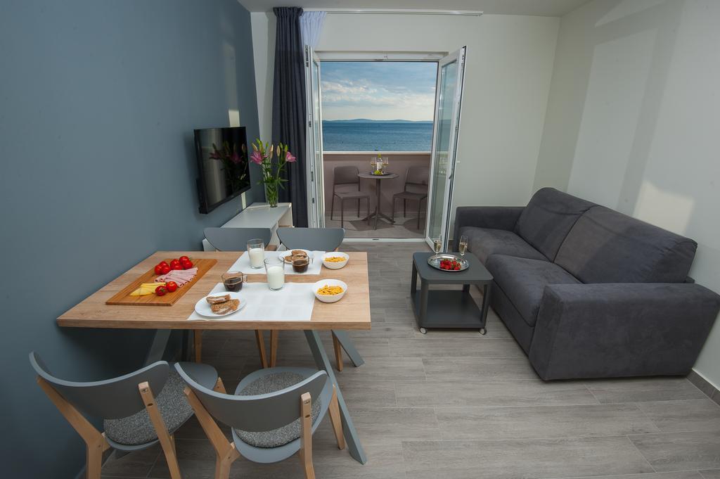 Seaside Luxury Suites Подстрана Екстериор снимка