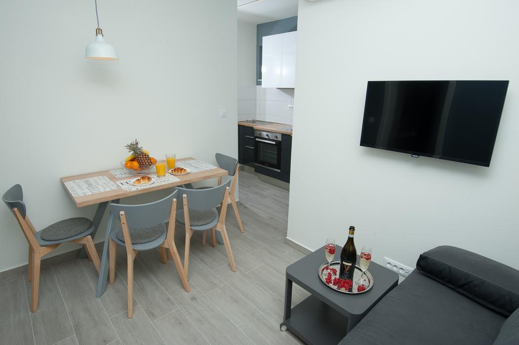 Seaside Luxury Suites Подстрана Екстериор снимка