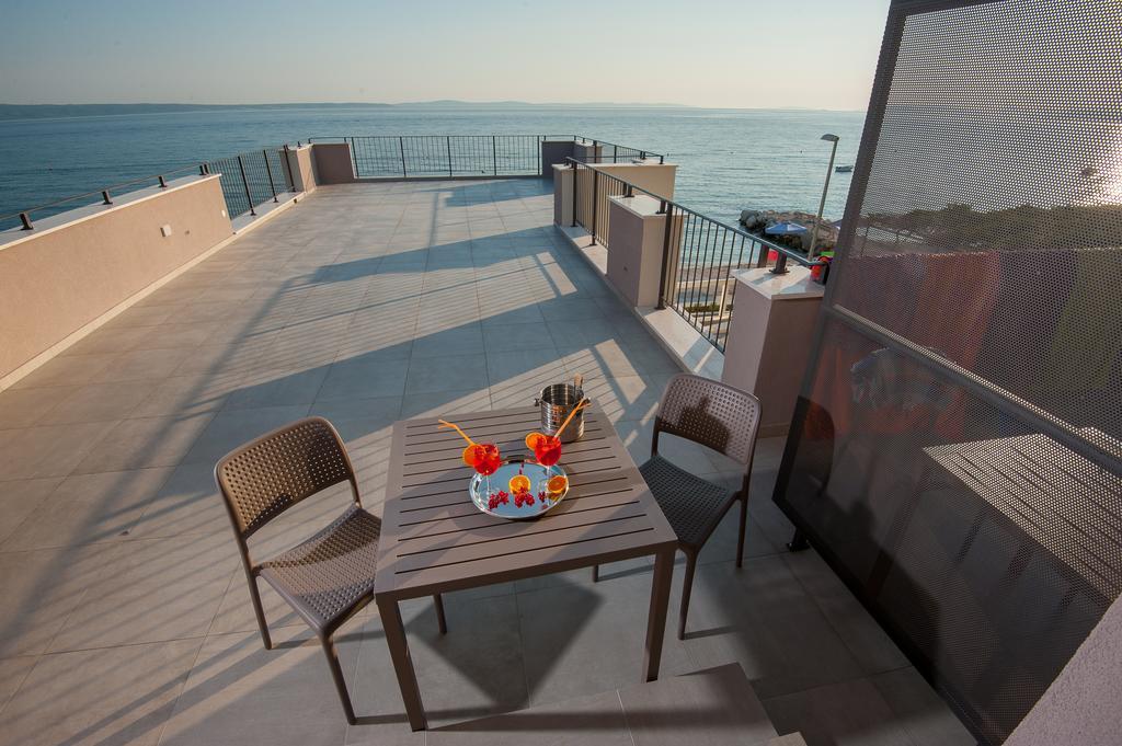 Seaside Luxury Suites Подстрана Екстериор снимка
