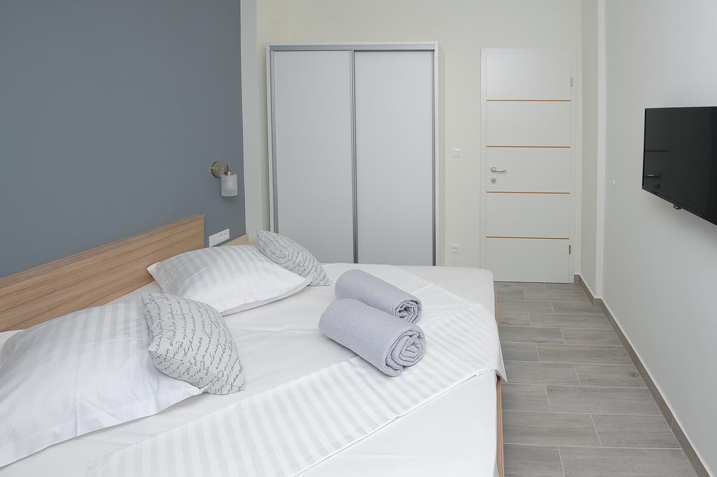 Seaside Luxury Suites Подстрана Екстериор снимка