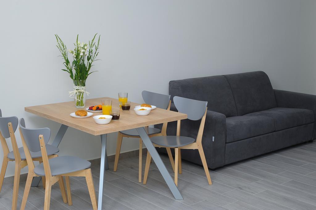 Seaside Luxury Suites Подстрана Екстериор снимка