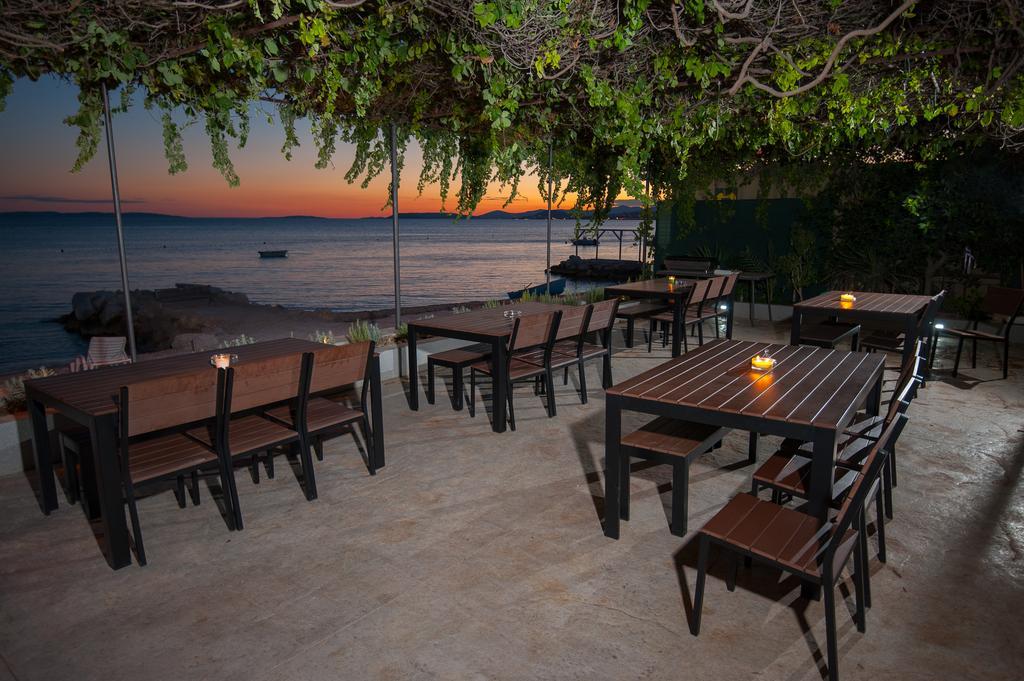 Seaside Luxury Suites Подстрана Екстериор снимка
