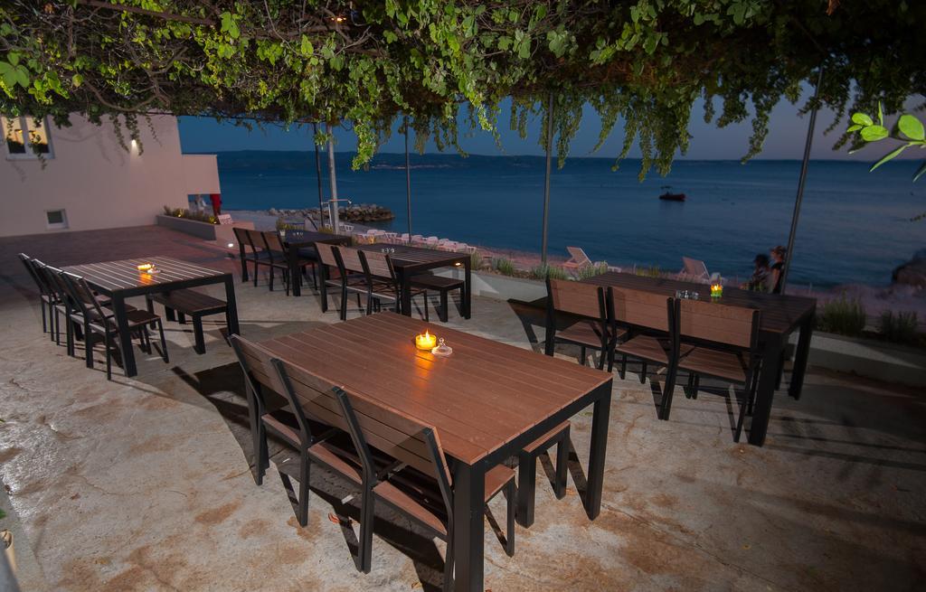 Seaside Luxury Suites Подстрана Екстериор снимка