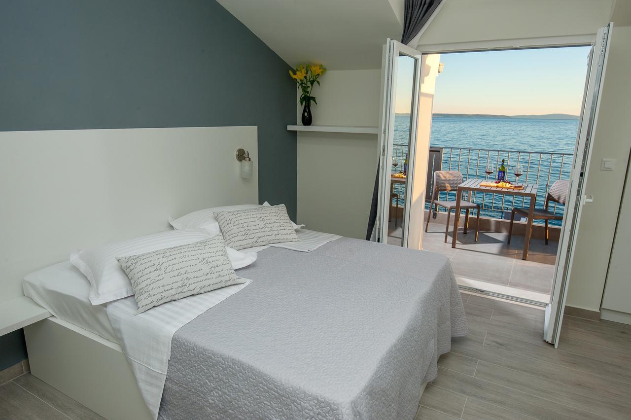 Seaside Luxury Suites Подстрана Стая снимка