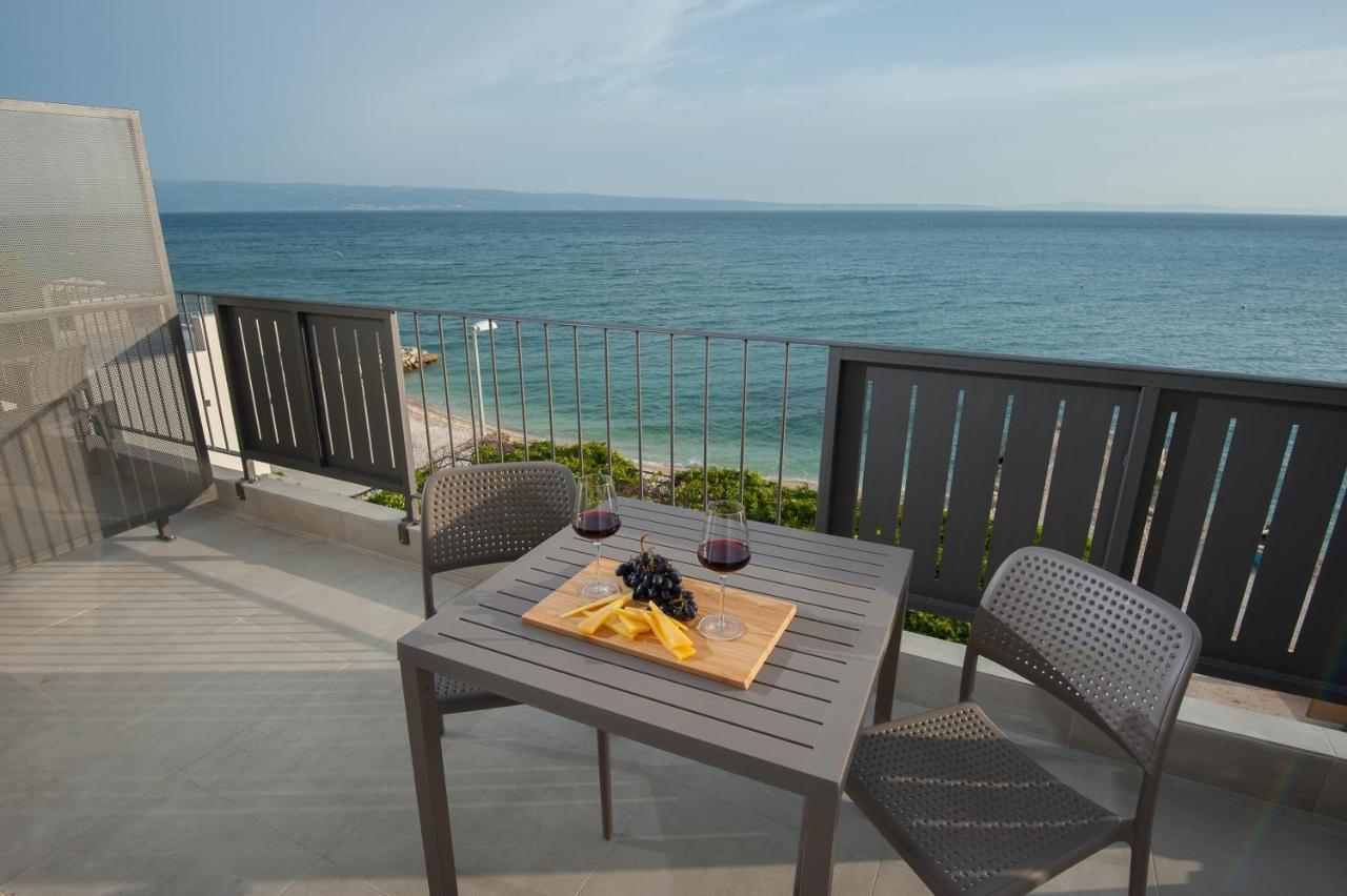 Seaside Luxury Suites Подстрана Екстериор снимка